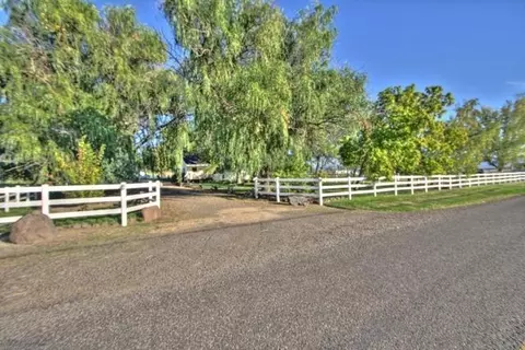 2195 Ball Rd, Eagle Point, OR 97524 photo 3