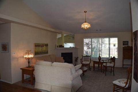 2615 Devonshire Pl, Central Point, OR 97502 photo 2