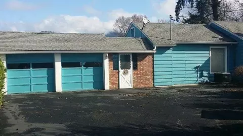 1120 E Park St, Grants Pass, OR 97527 photo 2