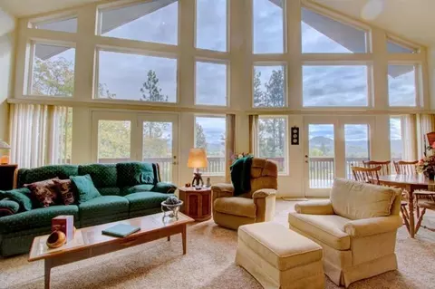 597 Worthington Rd, Eagle Point, OR 97524 photo 1