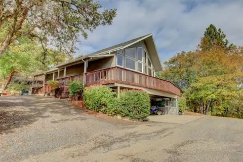 597 Worthington Rd, Eagle Point, OR 97524 photo 2