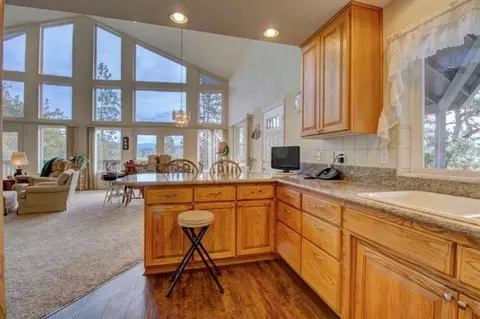 597 Worthington Rd, Eagle Point, OR 97524 photo 7