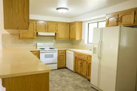 111 S Rose St, Phoenix, OR 97535 photo 3