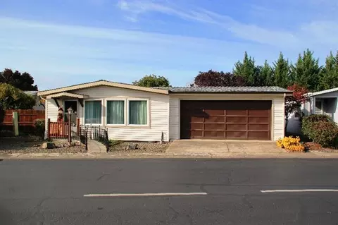 555 Freeman Rd #12, Central Point, OR 97502 photo 1