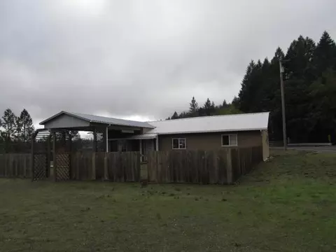 6470 Westside Rd, Cave Junction, OR 97523 photo 2