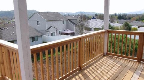 551 N Heights Dr, Eagle Point, OR 97524 photo 7