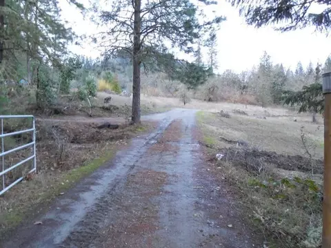 262 Gunnell Rd, Grants Pass, OR 97526 photo 7