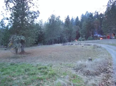 262 Gunnell Rd, Grants Pass, OR 97526 photo 3