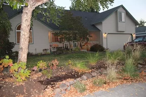 554 Crystal, Eagle Point, OR 97524 photo 2
