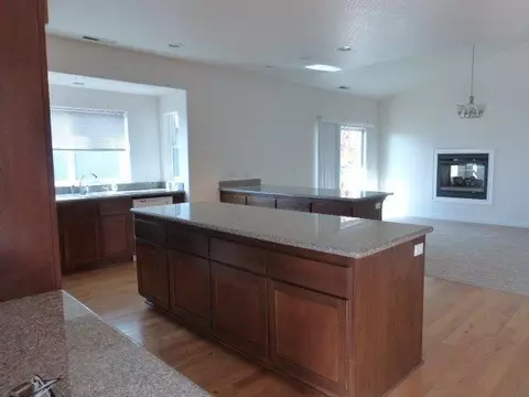 590 Barton Rd, Eagle Point, OR 97524 photo 7