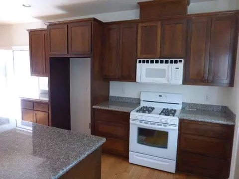 590 Barton Rd, Eagle Point, OR 97524 photo 8