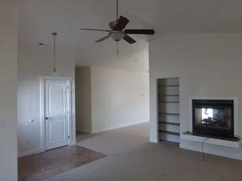 590 Barton Rd, Eagle Point, OR 97524 photo 4