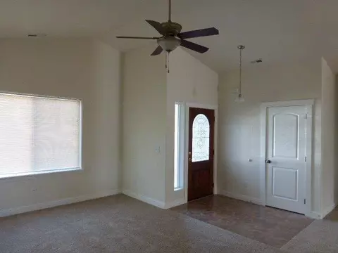 590 Barton Rd, Eagle Point, OR 97524 photo 3