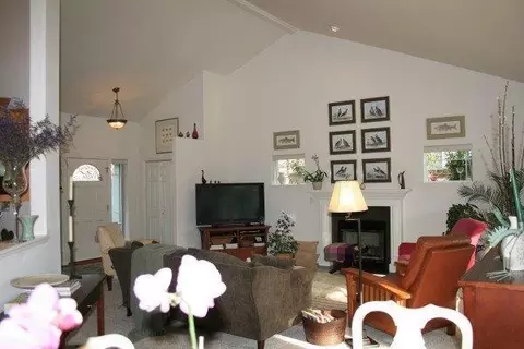 72 Mountain View Dr, Phoenix, OR 97535 photo 4