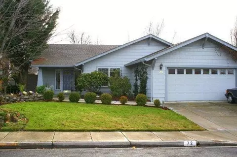 72 Mountain View Dr, Phoenix, OR 97535 photo 1