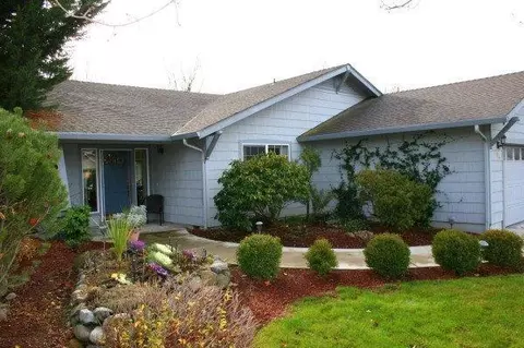 72 Mountain View Dr, Phoenix, OR 97535 photo 2