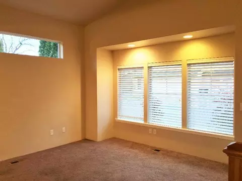 351 Live Oak Loop, Central Point, OR 97502 photo 6