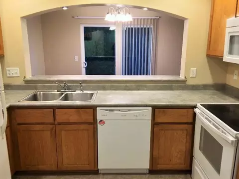 351 Live Oak Loop, Central Point, OR 97502 photo 11