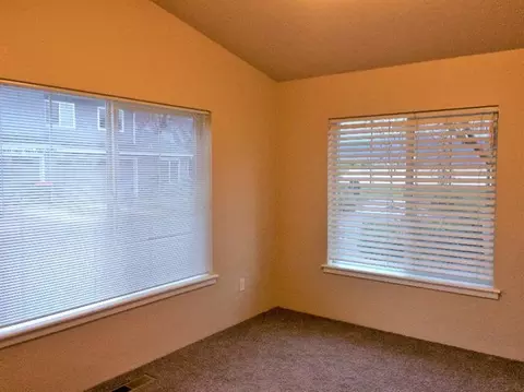 351 Live Oak Loop, Central Point, OR 97502 photo 14