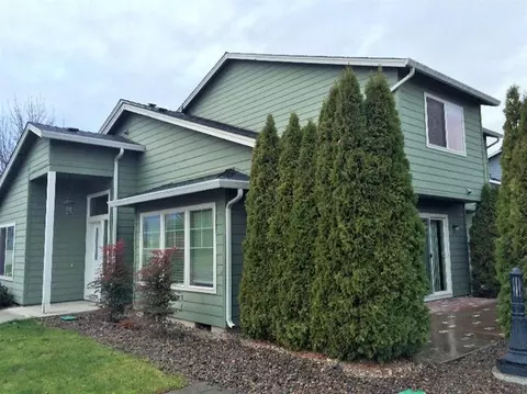 351 Live Oak Loop, Central Point, OR 97502 photo 1