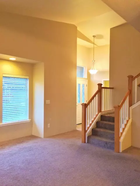 351 Live Oak Loop, Central Point, OR 97502 photo 5