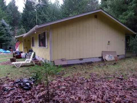700 Mesa Verde Dr, Cave Junction, OR 97523 photo 3