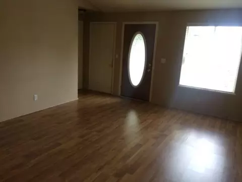 1082 Cherry St, Central Point, OR 97502 photo 3