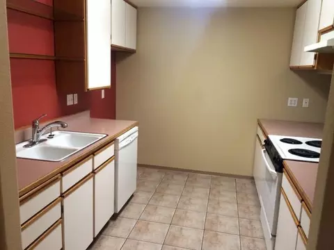1082 Cherry St, Central Point, OR 97502 photo 2