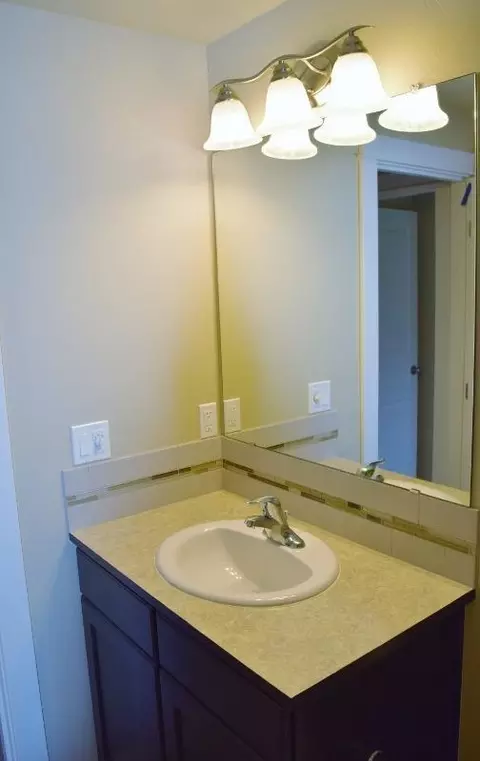 908 Pendleton Dr, Medford, OR 97501 photo 8