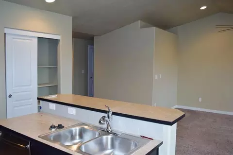 908 Pendleton Dr, Medford, OR 97501 photo 22