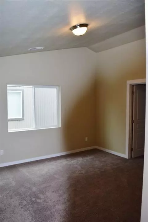 908 Pendleton Dr, Medford, OR 97501 photo 14