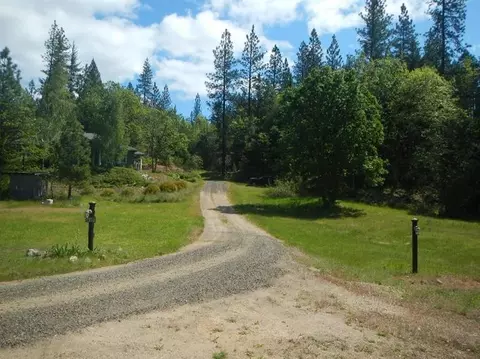 495 Lodge Rd, Trail, OR 97541 photo 2