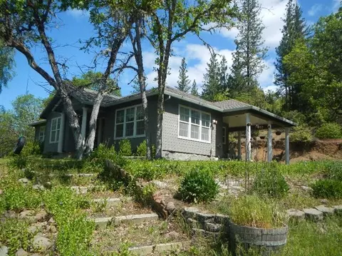 495 Lodge Rd, Trail, OR 97541 photo 3