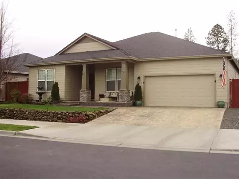 954 Black Wolf Ln, Eagle Point, OR 97524 photo 2