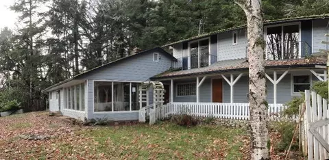8901 Azalea-glen Rd, Glendale, OR 97442 photo 1