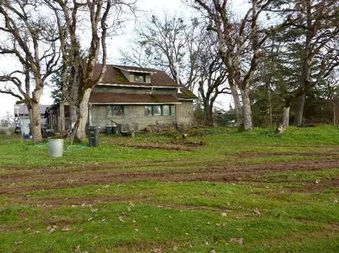 12896 Perry Rd, Central Point, OR 97502 photo 9