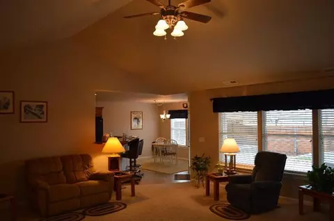 643 Sheffield Dr, Eagle Point, OR 97524 photo 10