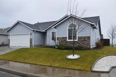 643 Sheffield Dr, Eagle Point, OR 97524 photo 2