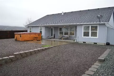 643 Sheffield Dr, Eagle Point, OR 97524 photo 3