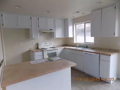 624 Karic Way, Eagle Point, OR 97524 photo 4