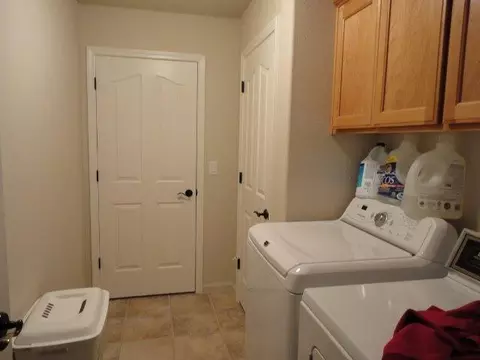 953 Black Wolf Ln, Eagle Point, OR 97524 photo 9