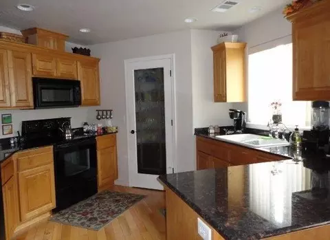 953 Black Wolf Ln, Eagle Point, OR 97524 photo 5