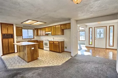 128 Meadow View Dr, Phoenix, OR 97535 photo 4