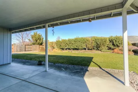 128 Meadow View Dr, Phoenix, OR 97535 photo 9