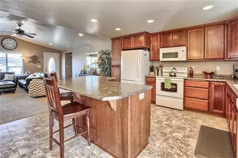 25 Woodcrest Cir, Eagle Point, OR 97524 photo 4