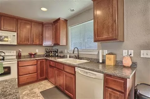 25 Woodcrest Cir, Eagle Point, OR 97524 photo 8