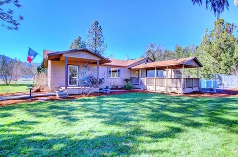 160 Mason Way, Eagle Point, OR 97524 photo 1