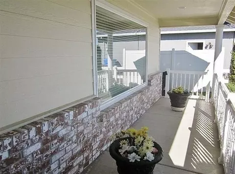 914 Crystal Dr, Eagle Point, OR 97524 photo 3