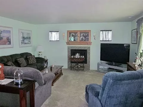 914 Crystal Dr, Eagle Point, OR 97524 photo 5