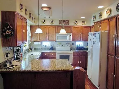 914 Crystal Dr, Eagle Point, OR 97524 photo 9